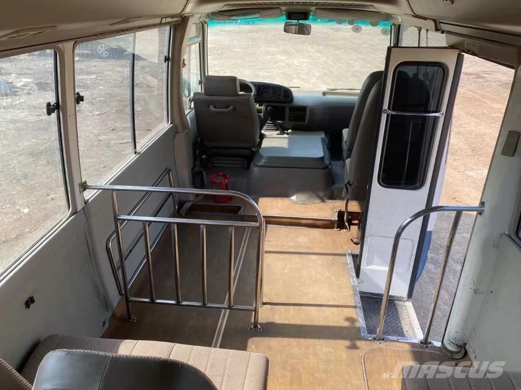 Toyota Coaster Bus 迷你巴士