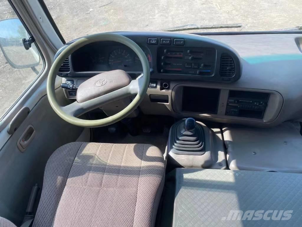 Toyota Coaster Bus 迷你巴士