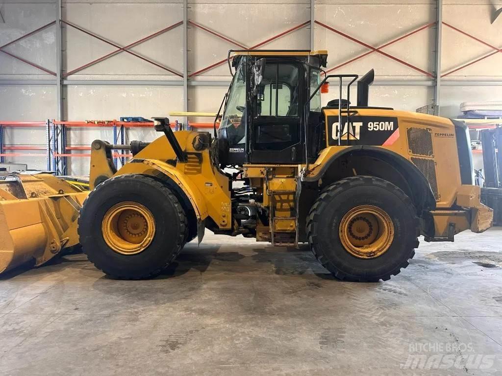 CAT 950M 轮式装载机