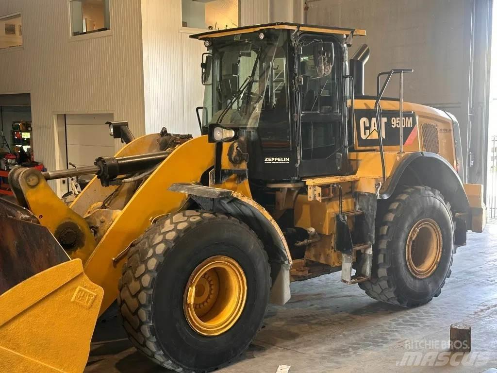 CAT 950M 轮式装载机