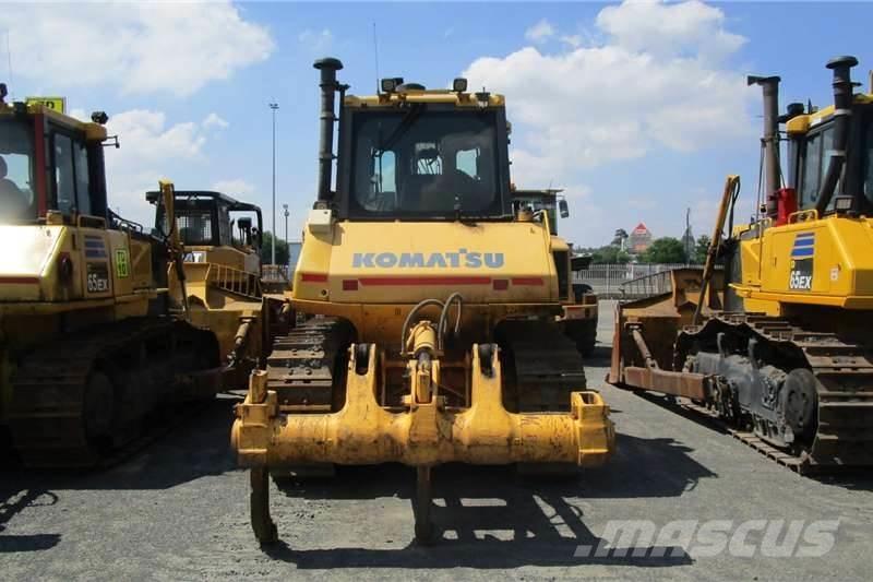 Komatsu D65 EX-16 履带式推土机