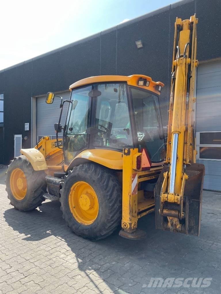 JCB 3CX 反铲装载机