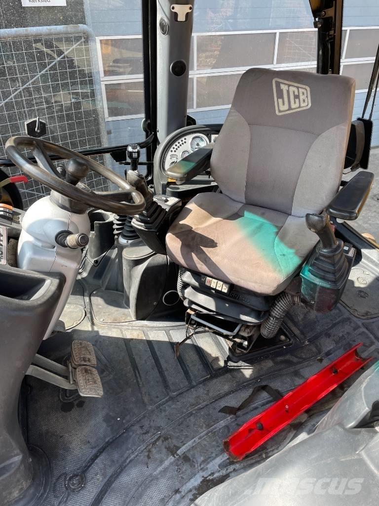 JCB 3CX 反铲装载机