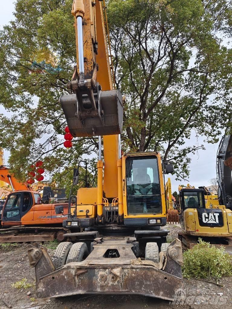 Hyundai R210W-9 轮式挖掘机