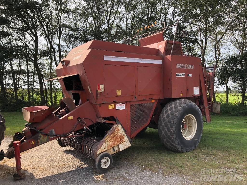 Hesston 4800 方捆打捆机