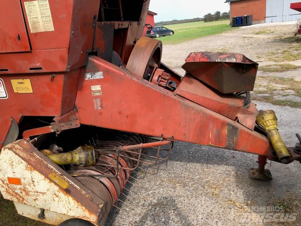Hesston 4800 方捆打捆机