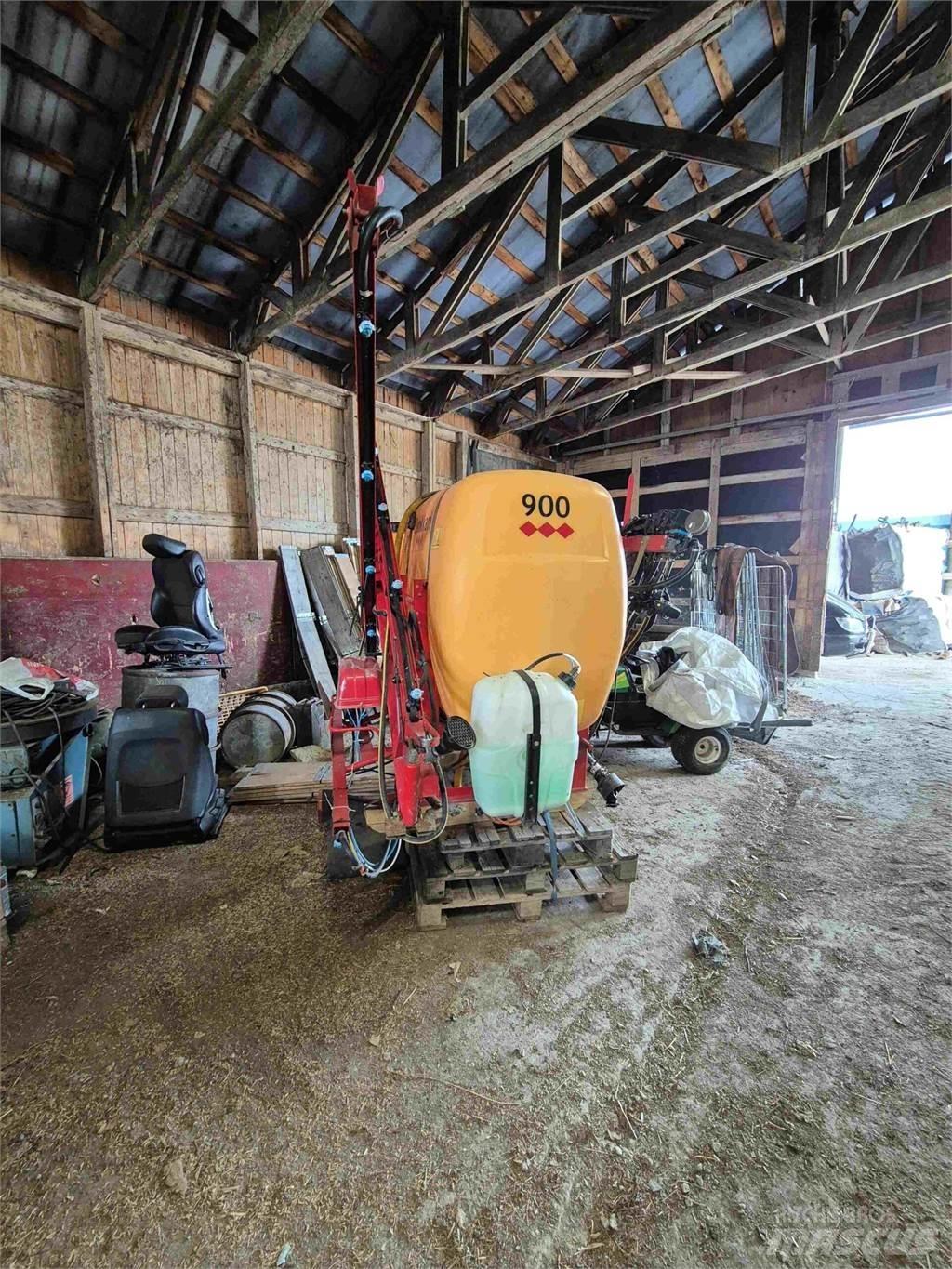 Junkkari 900L 牵引式喷雾机