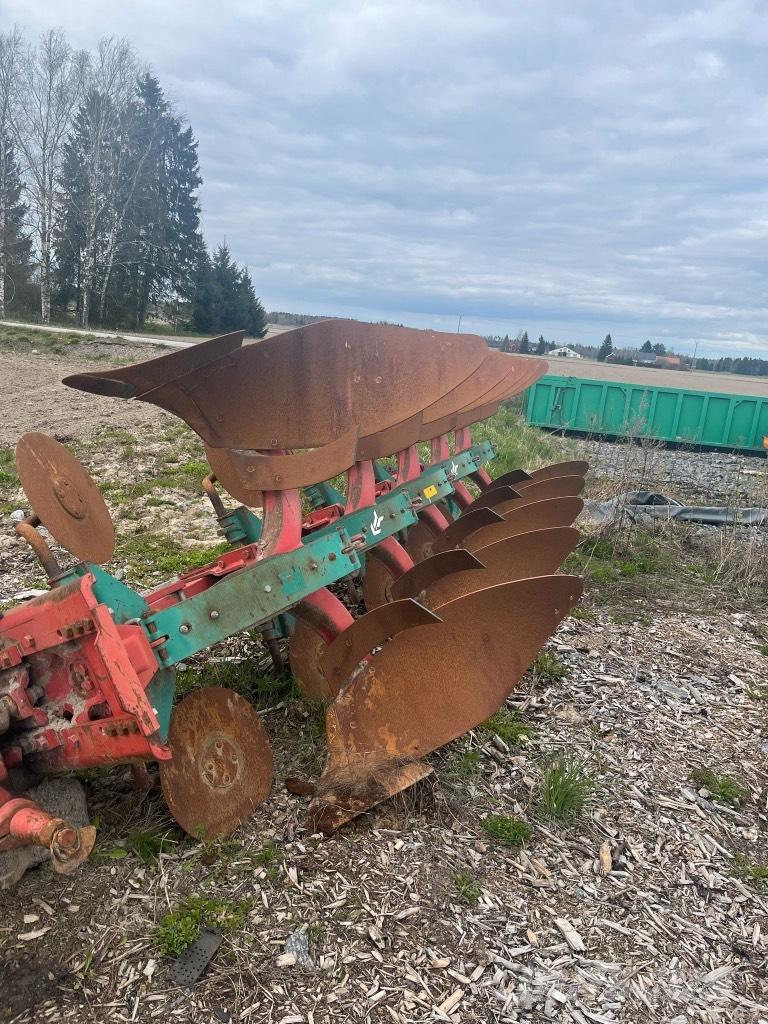 Kverneland Es 95 双向犁