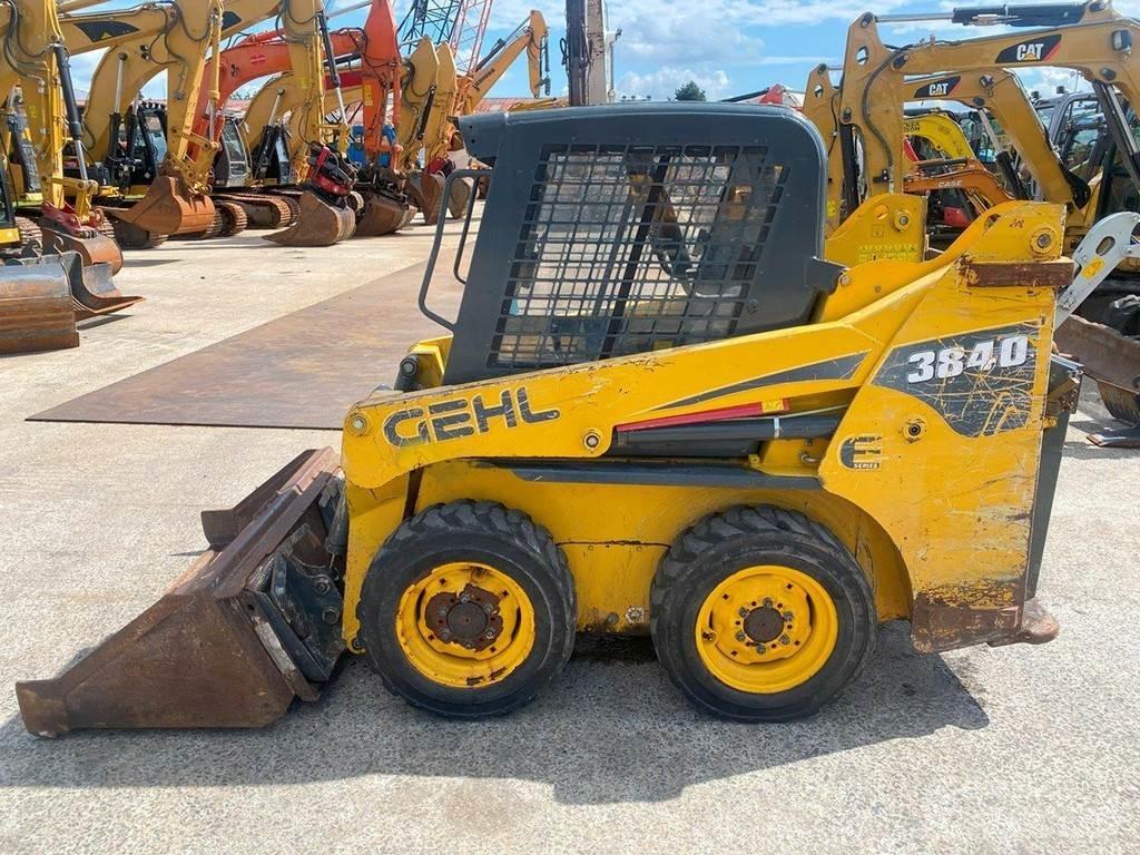 Gehl SL3840 NVT 滑移装载机