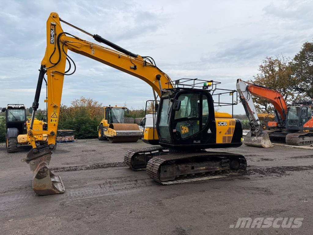 JCB JS 130 LC 履带挖掘机