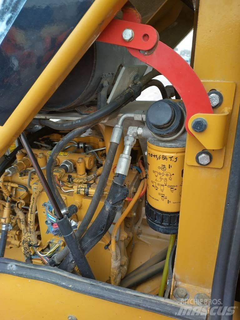 CAT CS CP44 单轮压路机