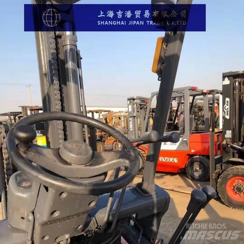TCM FD 30 柴油叉车
