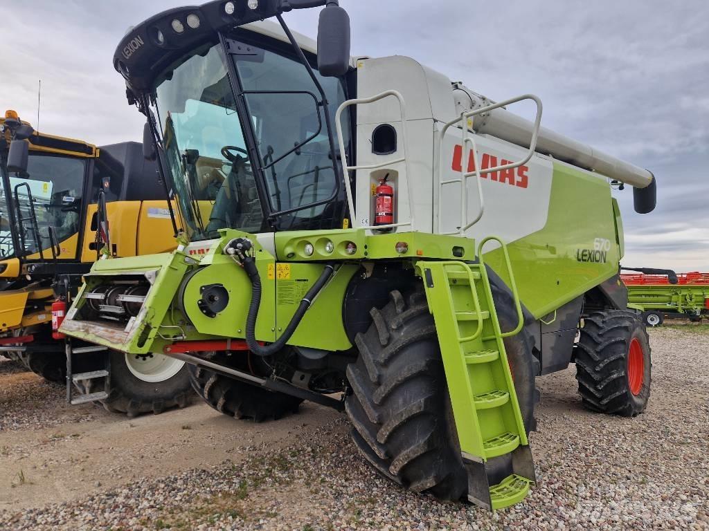 CLAAS Lexion 670 联合收割机