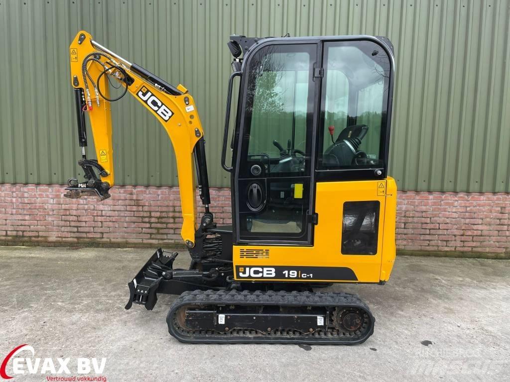 JCB 19 C-1 小型挖掘机