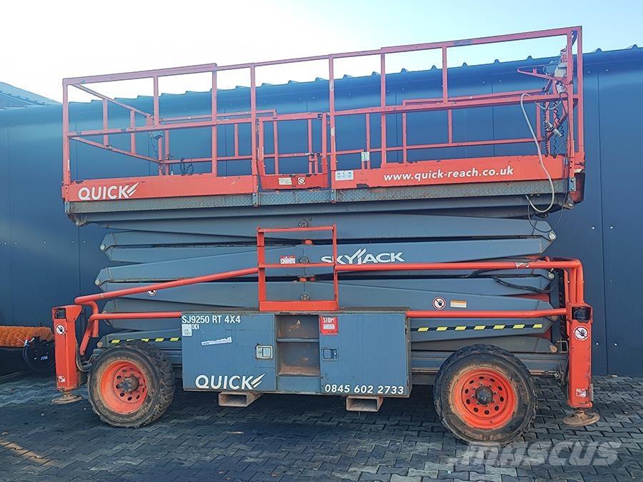 SkyJack SJ 9250 剪叉式升降机