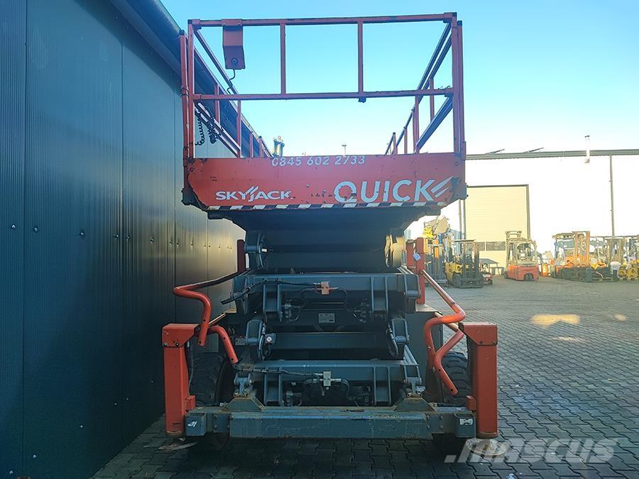 SkyJack SJ 9250 剪叉式升降机