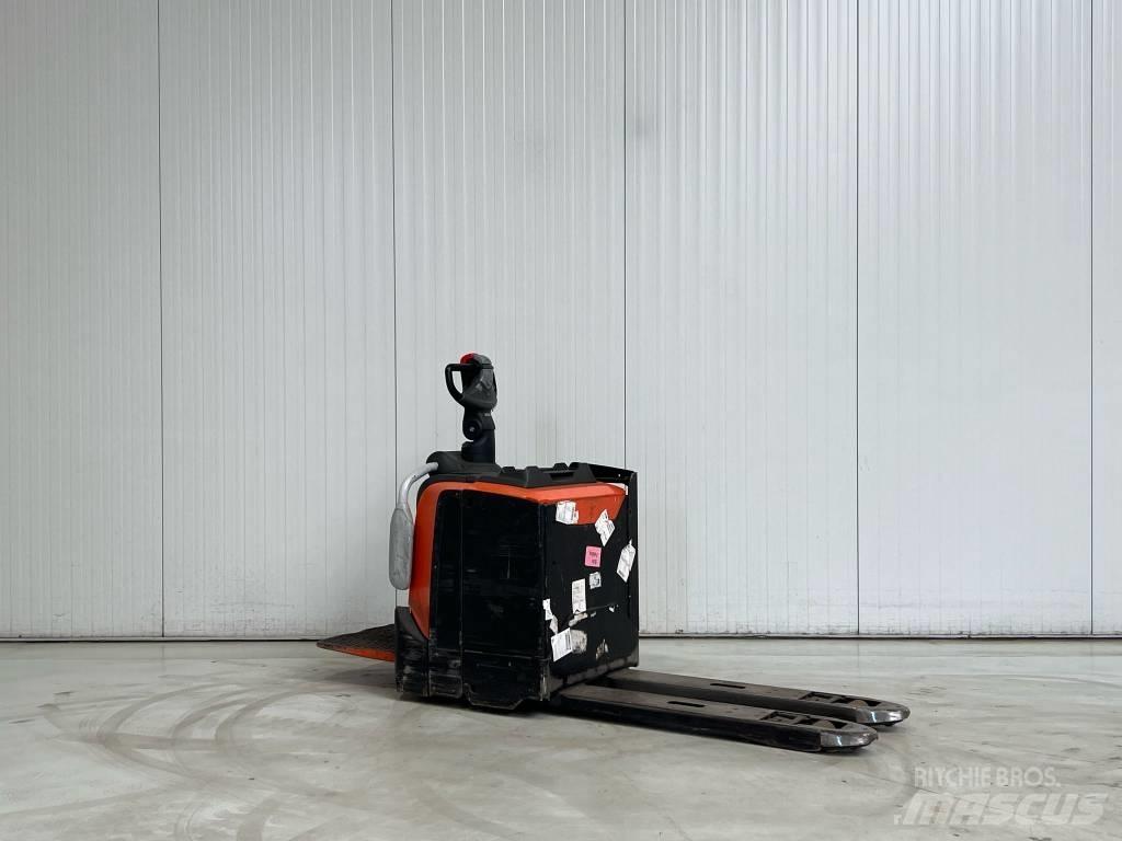 BT LPE250 电动搬运车