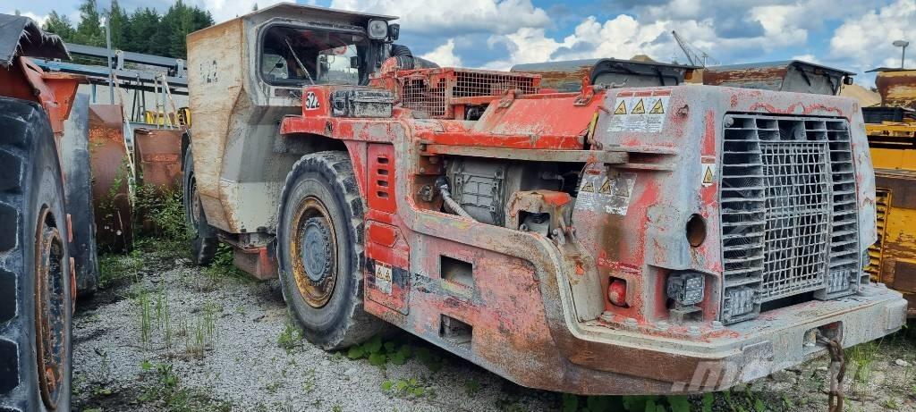 Sandvik LH 307 地下装载机