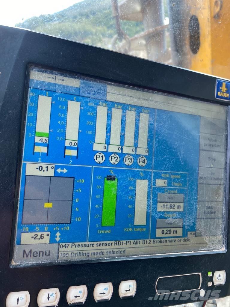 Bauer BG 24 H 工程钻机