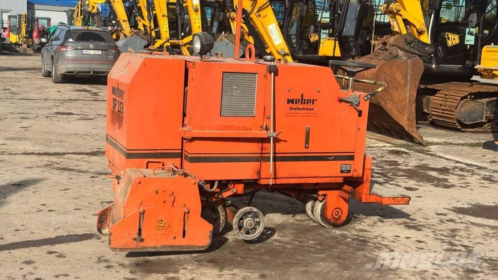 Weber SF253 沥青碎石同步封层车