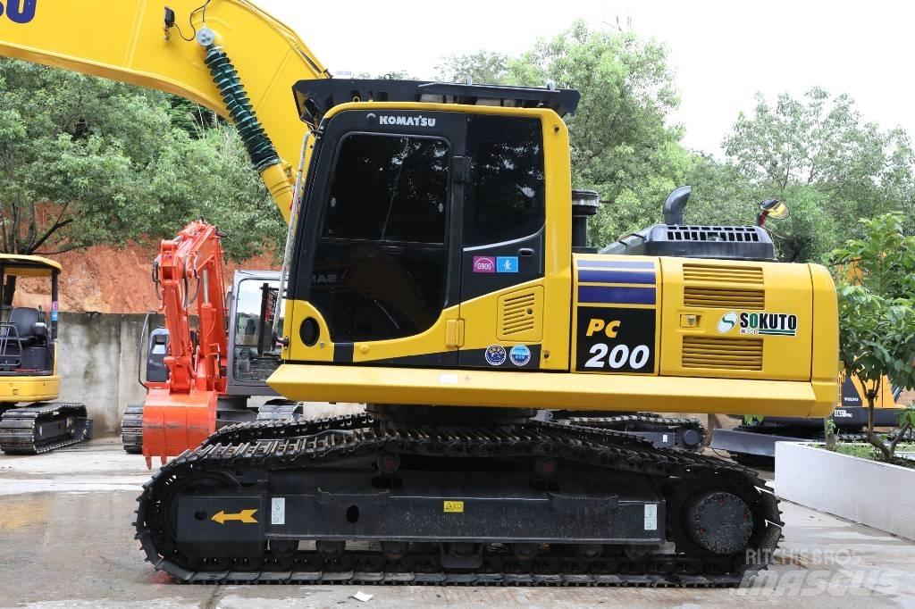 Komatsu PC 200-8 小型挖掘机