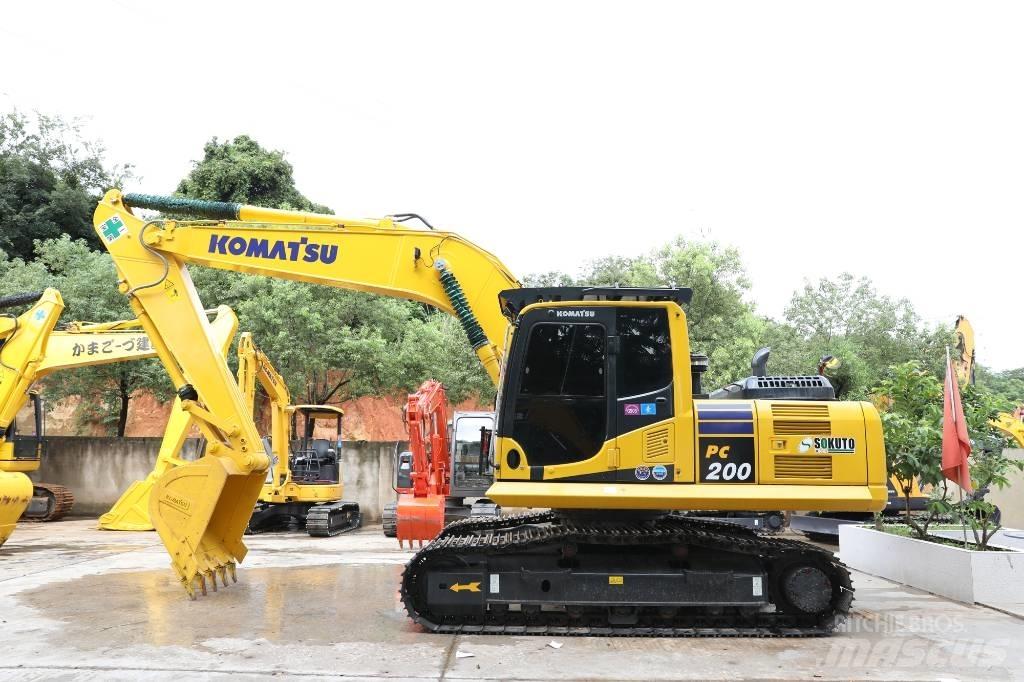 Komatsu PC 200-8 小型挖掘机