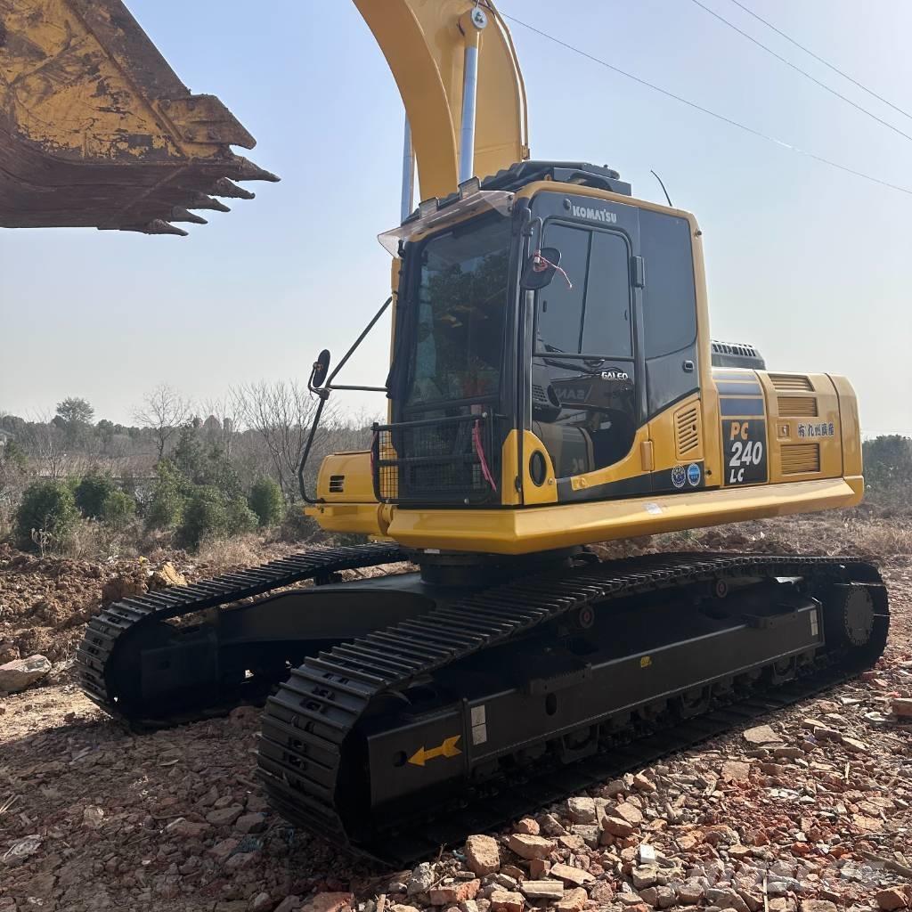 Komatsu PC 240 履带挖掘机