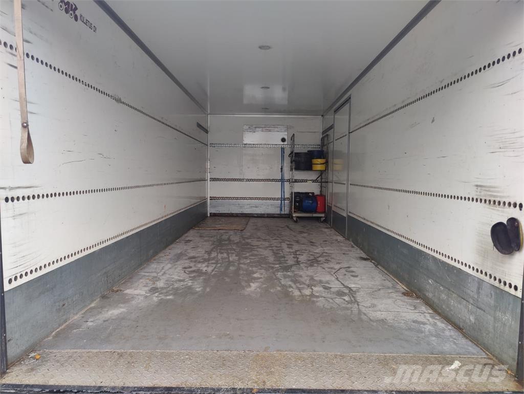 Volvo FL 250 厢式货车