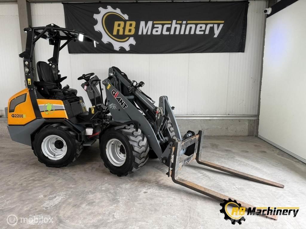 GiANT G2200E 轮式装载机