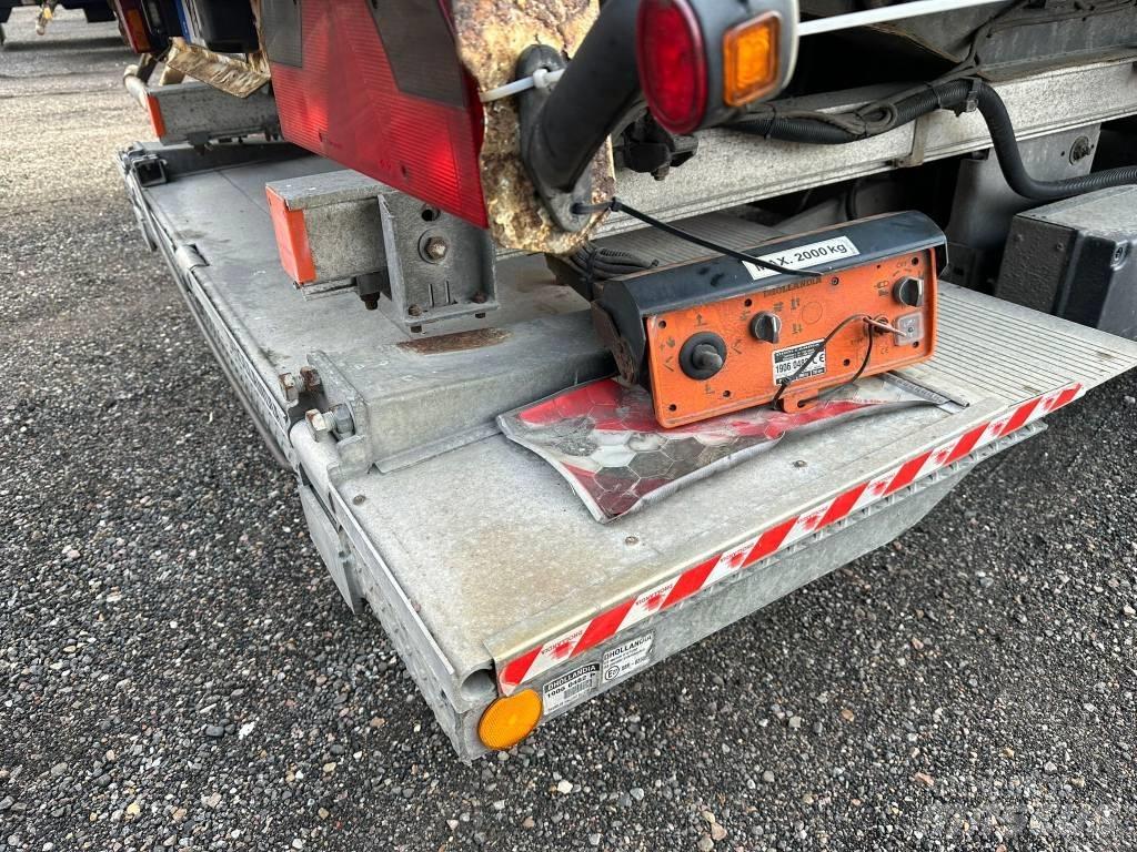 Krone SD 侧帘半挂车