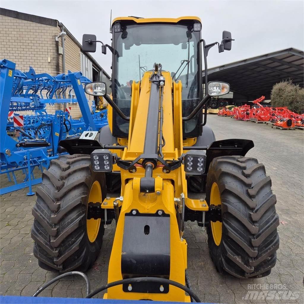 JCB TM 220 AGRI 直臂高空工作平台