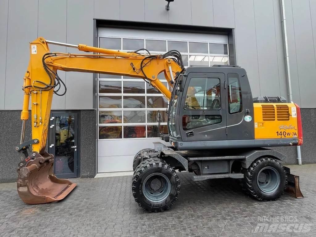 Hyundai R140W-7A 轮式挖掘机