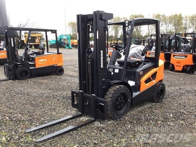 Doosan D25S-9 柴油叉车