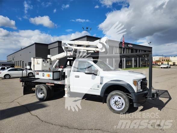 Altec AT37G 车载式高空作业车