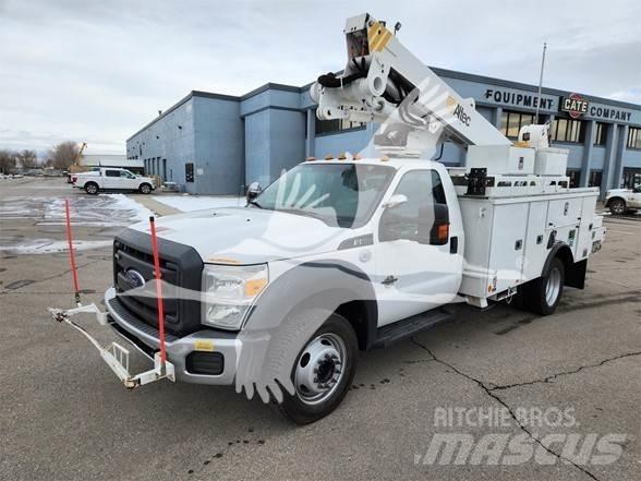 Altec AT40M 车载式高空作业车