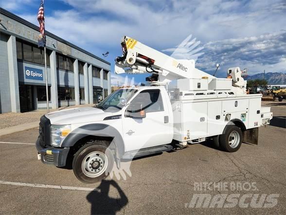 Altec AT40M 车载式高空作业车