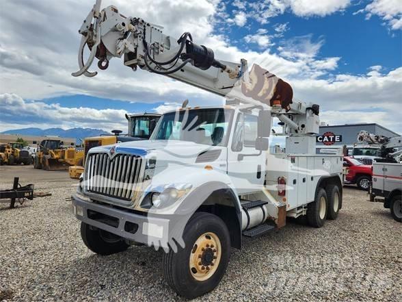 Altec D3060BTR 车载式高空作业车