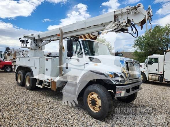 Altec D3060BTR 车载式高空作业车