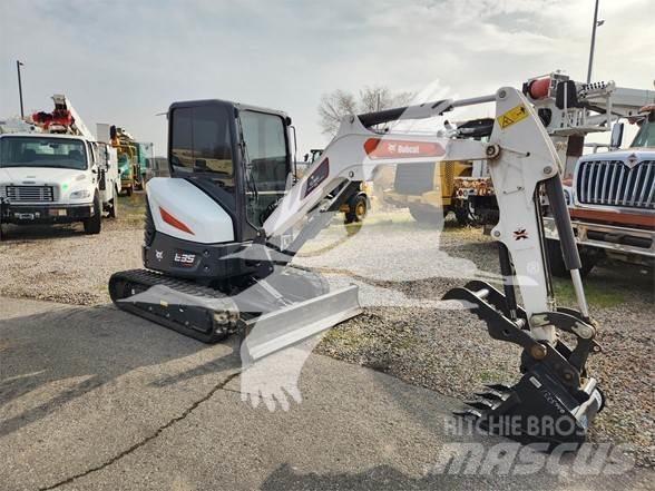 Bobcat E35i 小型挖掘机