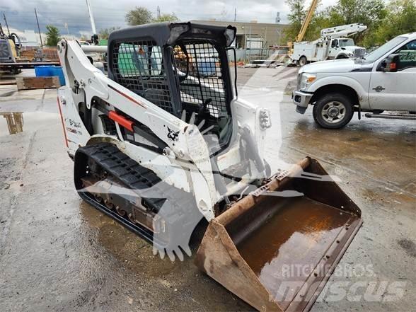 Bobcat T590 滑移装载机