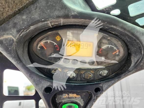 Bobcat T590 滑移装载机
