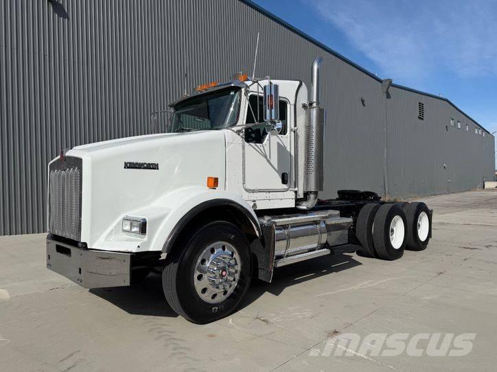 Kenworth T 800 牵引车