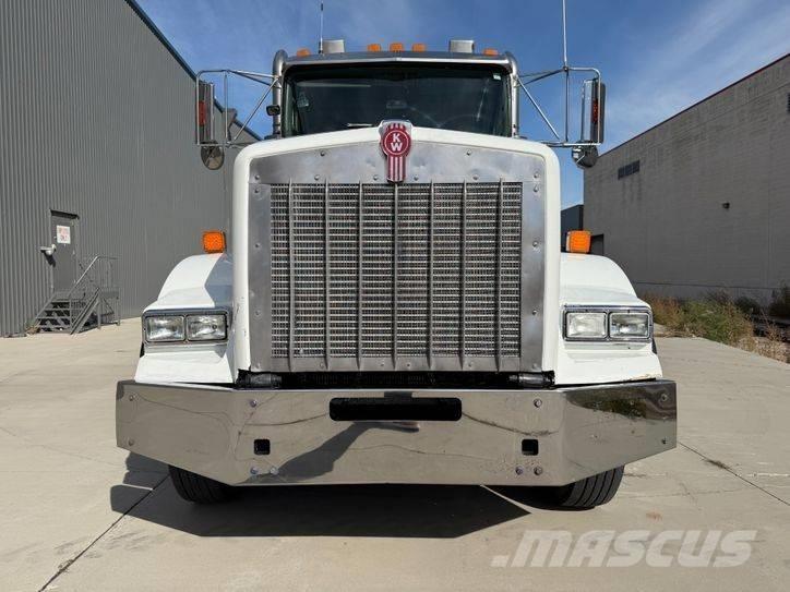 Kenworth T 800 牵引车