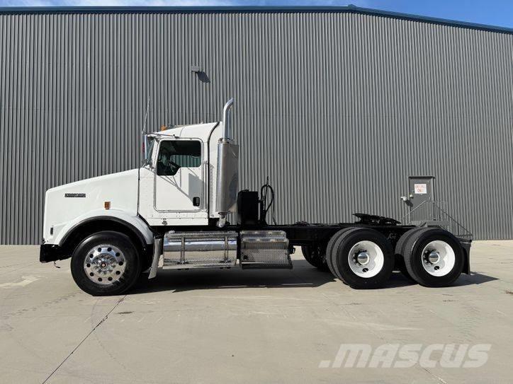 Kenworth T 800 牵引车