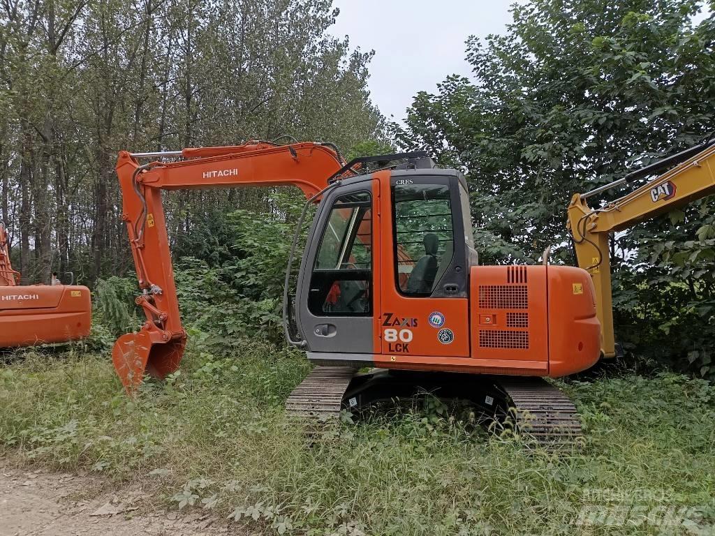 Hitachi ZX 80 中型挖掘机