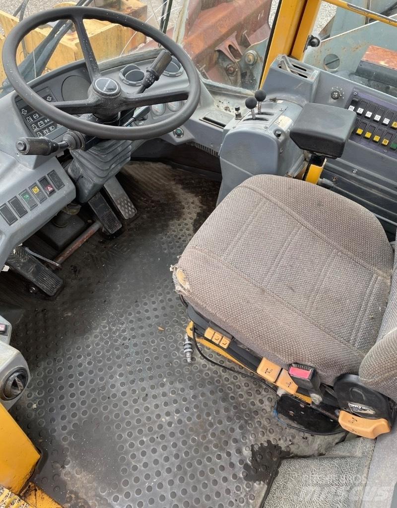 Volvo L120C 轮式装载机