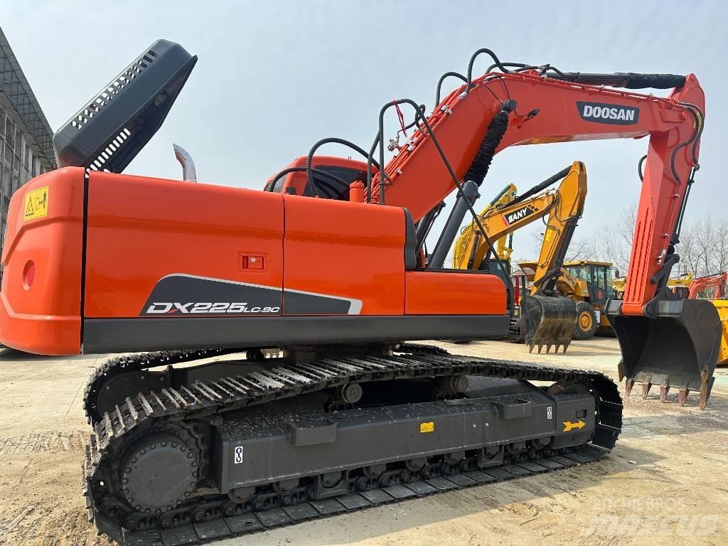 Doosan DX 225LC-9C 履带挖掘机