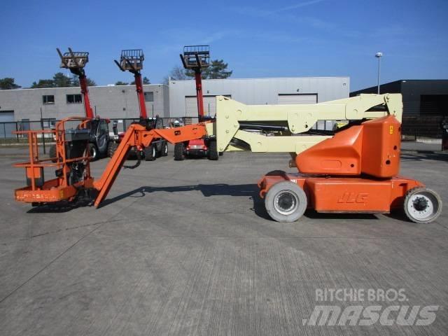 JLG E400AJP (817) 自走式伸缩臂升降机