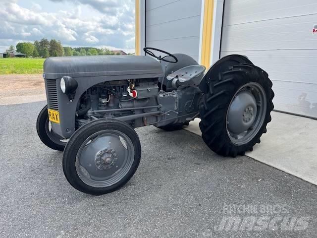 Massey Ferguson ted 拖拉机/农用车