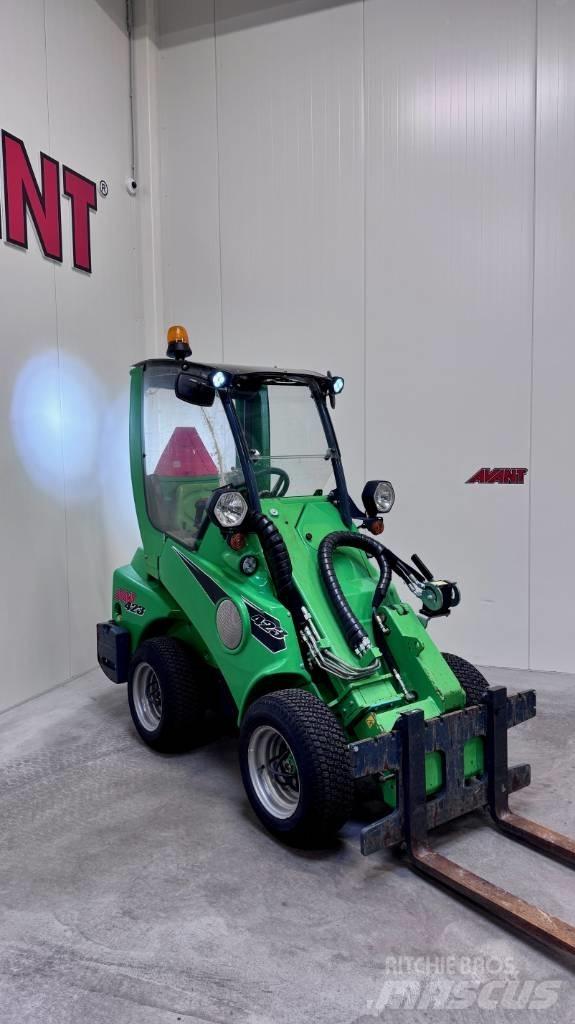 Avant 423 滑移装载机